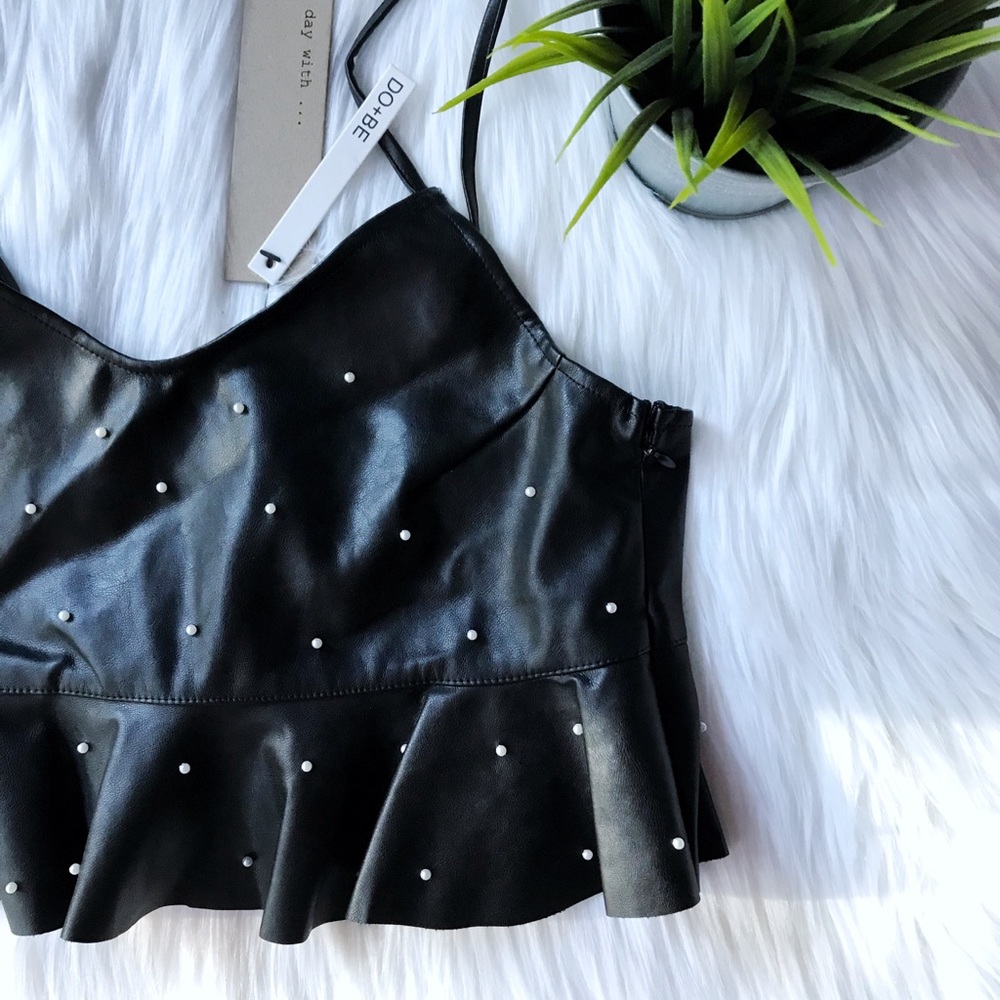 DO+BE Faux Leather & Pearl Crop Top - Picture 3 of 7